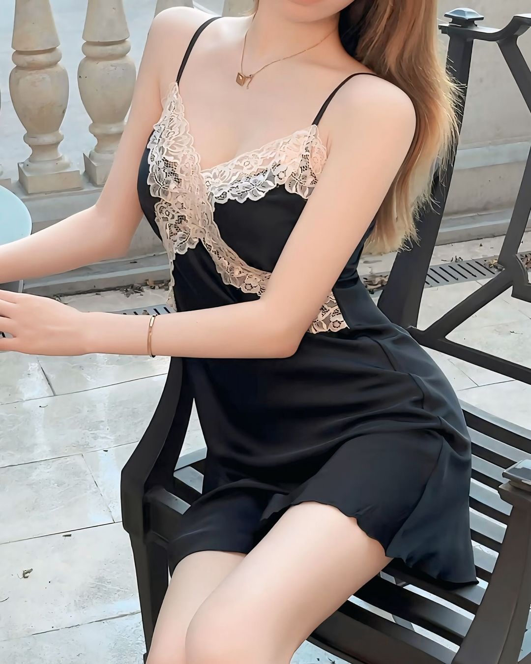 ชุดนอนเดรสสายเดี่ยวซาตินสีดำ-1