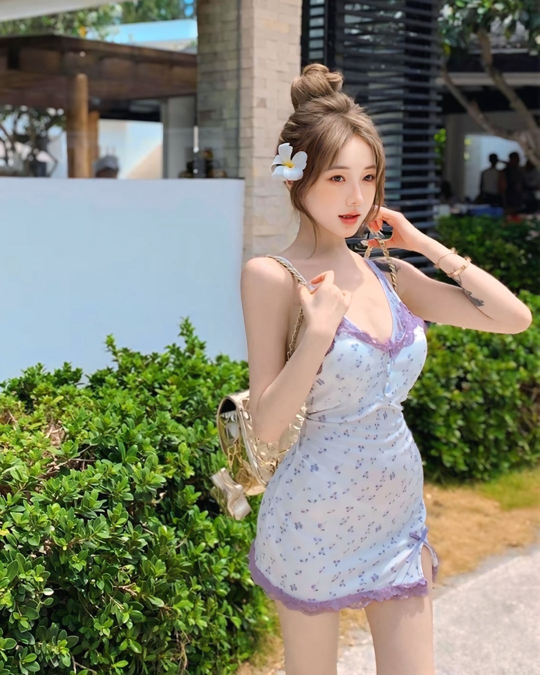 ชุดนอนเดรสสายเดี่ยว ผ้าชีฟองตัดขอบลูกไม้สีม่วง-2
