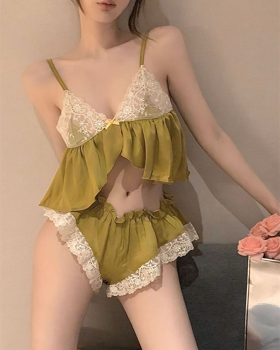 ชุดนอนเซ็ทพรีเมียม ผ้าซาตินตัดขอบลูกไม้ สีเหลือง-3