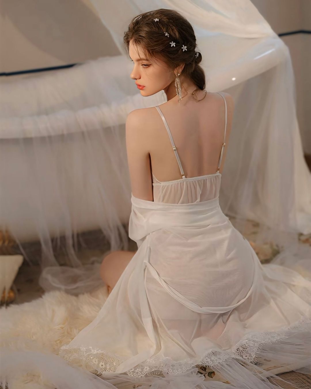 ชุดนอนเดรสซีทรูสายเดี่ยว ความเซ็กซี่ที่มาพร้อมความหรูหรา-1