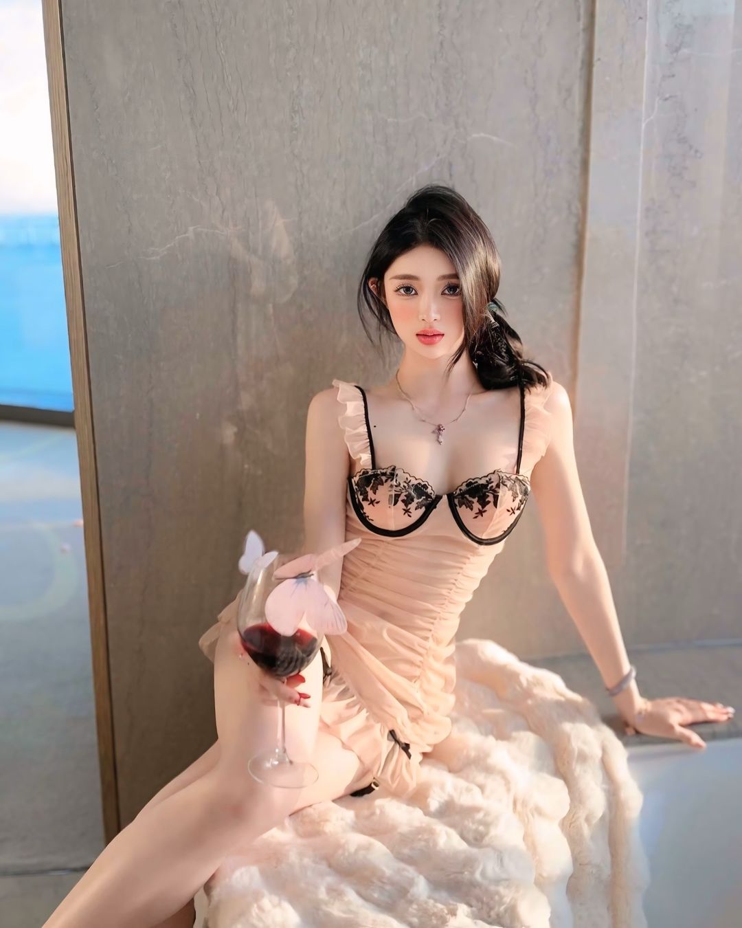 ชุดนอนเดรสกระโปรงลูกไม้สีครีมสุดหวาน-2