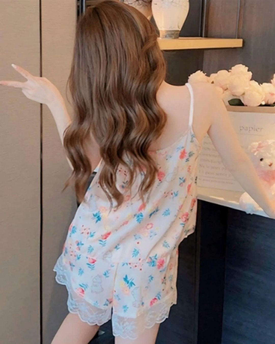 ชุดนอนเซ็ทสายเดี่ยวแต่งลูกไม้ ลายกระต่ายและดอกไม้-3