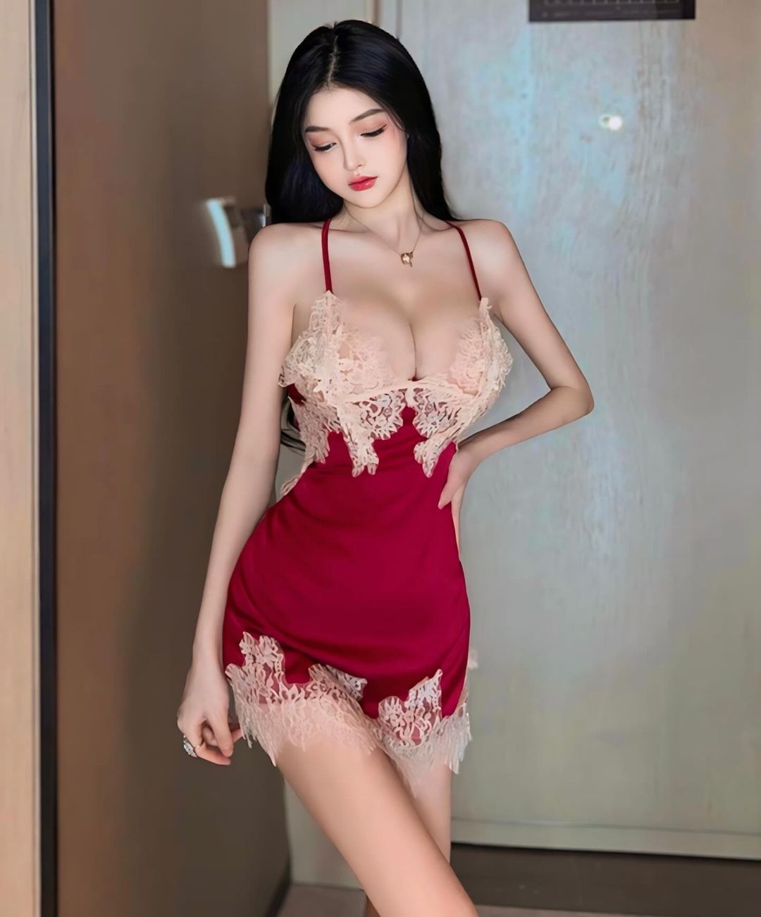 ชุดนอนซาตินสีแดงสุดหรู แฝงความเซ็กซี่เร่าร้อน-2