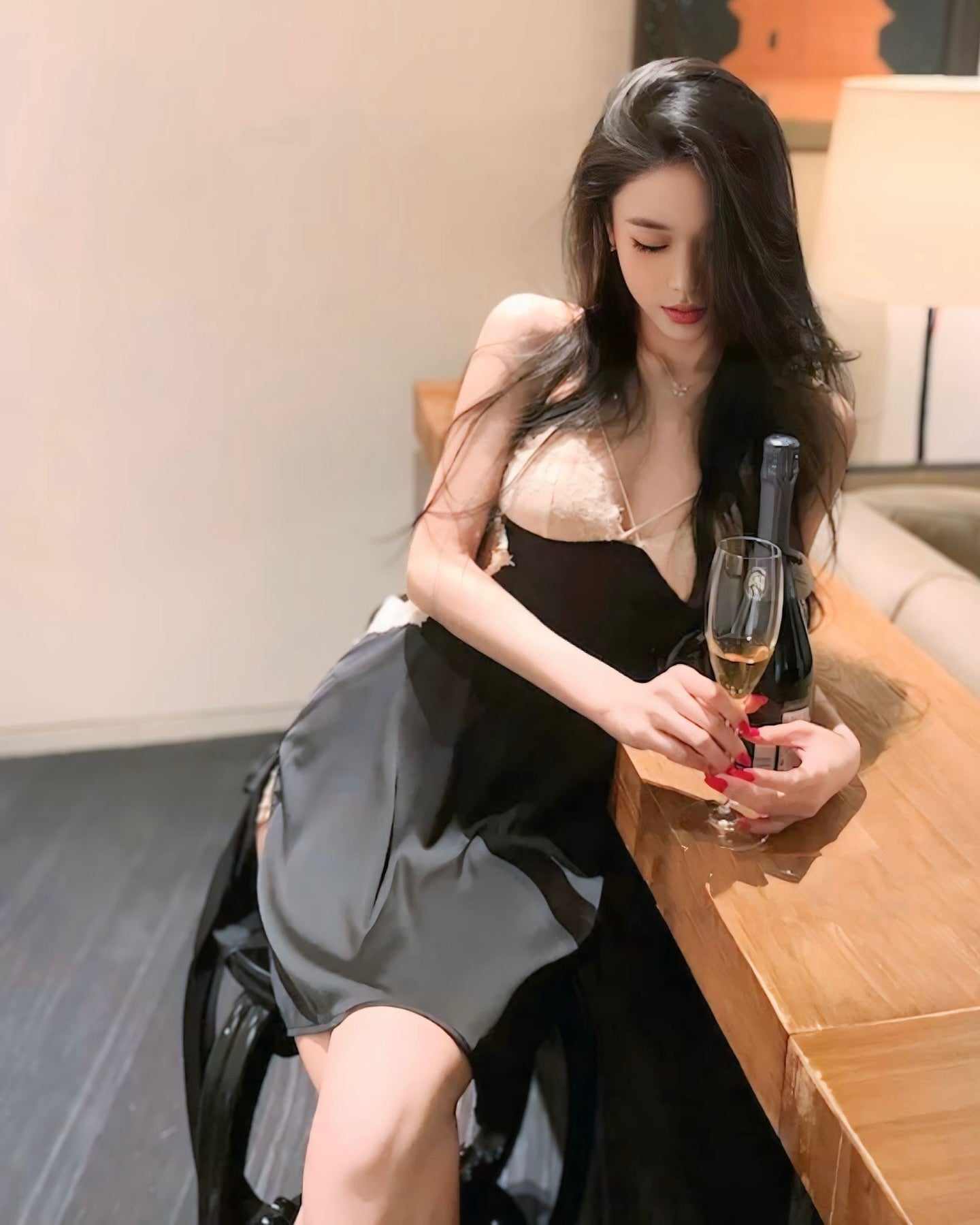 ชุดนอนเดรสกระโปรงผูกหลังผ้าซาติน-1