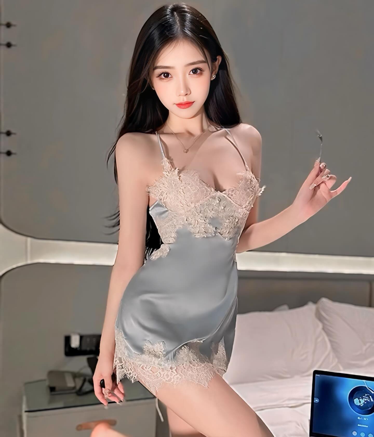 ชุดนอนซาตินแต่งอกลูกไม้สายไขว้หลัง งานพรีเมี่ยมสุดหรู-2