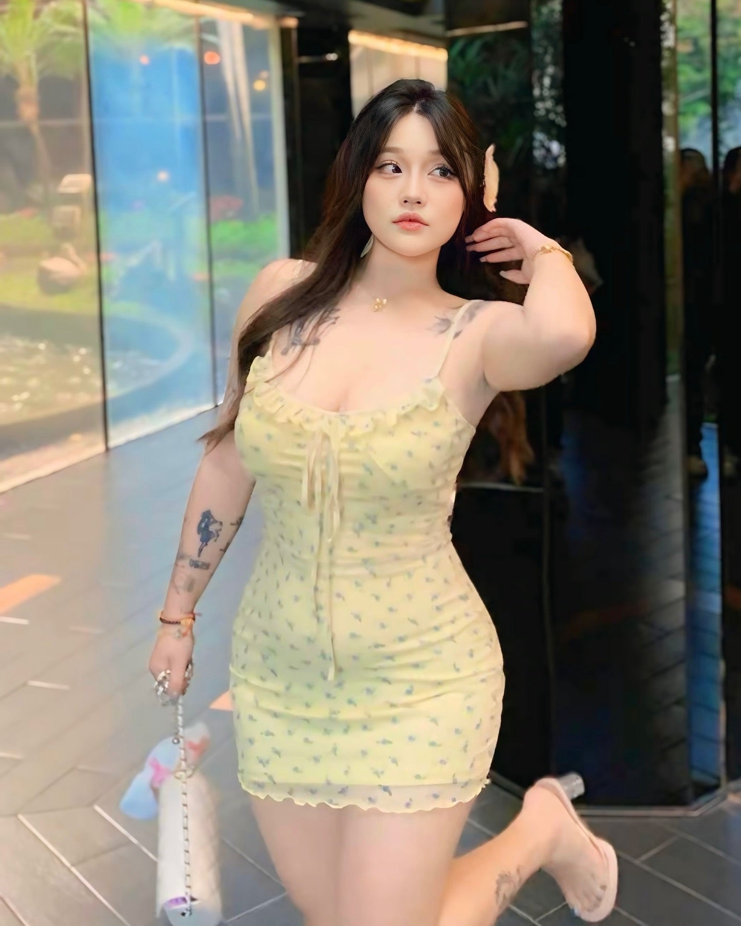 ชุดมินิเดรสสายเดี่ยวลายดอกไม้แนวลูกคุณแสนซน-2